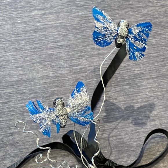 Pottery Barn Silver Glitter Sequin & Butterfly Face Mask (NEW COND)Mardi Gras - Picture 3 of 8